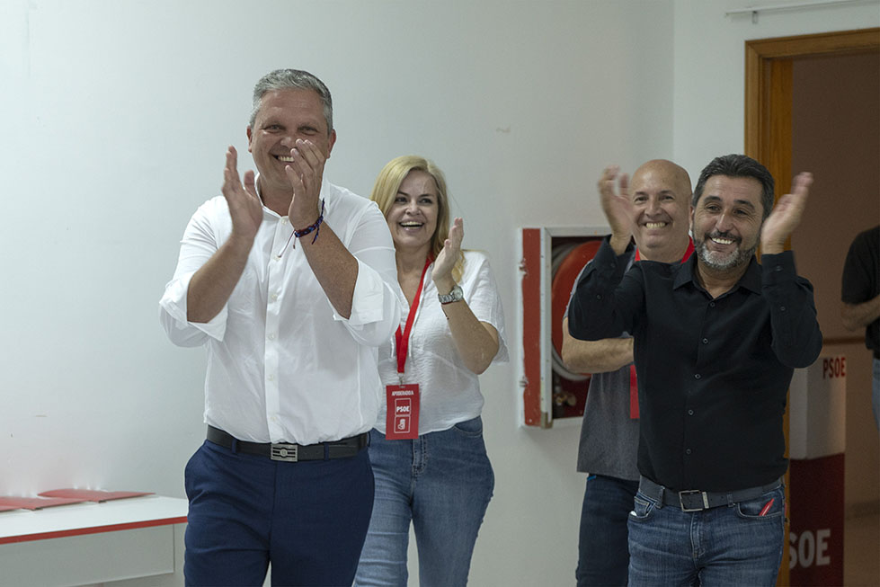 El socialista Alfredo Mendoza gana las elecciones en el Ayuntamiento de